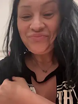 Snapshot of AlyssiaAmoreXO chatting on 11.06.25 AlyssiaAmoreXO online show from 11.06.25