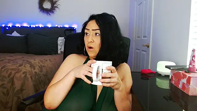 AlyssiaAmoreXO online show from 05.25.26
