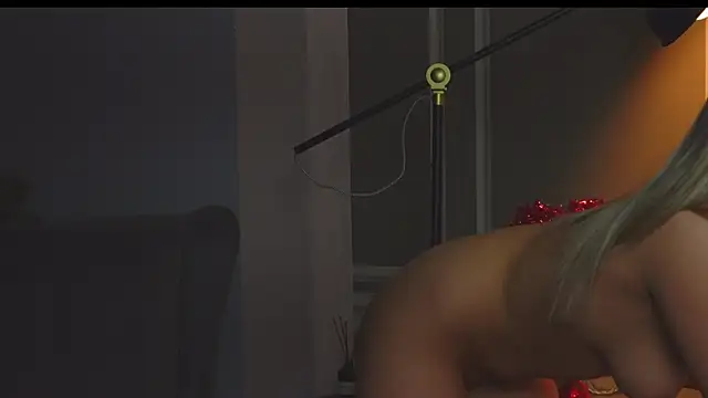 Snapshot of AnnieStylesx chatting on 02.22.25 AnnieStylesx online show from 02.22.25