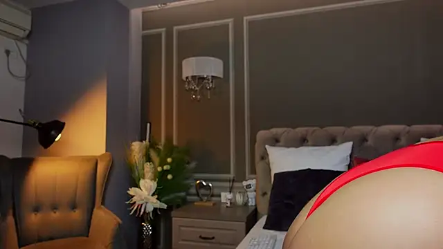 Snapshot of AnnieStylesx chatting on 09.19.25 AnnieStylesx online show from 09.19.25