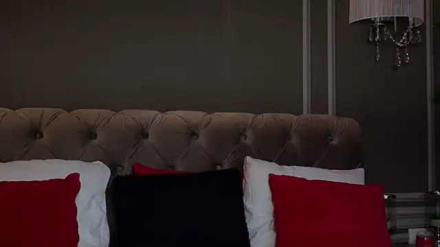 Snapshot of AnnieStylesx chatting on 09.28.25 AnnieStylesx online show from 09.28.25