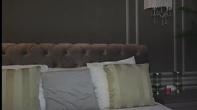 Snapshot of AnnieStylesx chatting on 10.15.25 AnnieStylesx online show from 10.15.25