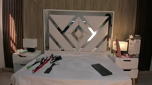 ValentinaThomas online show from 10.14.25