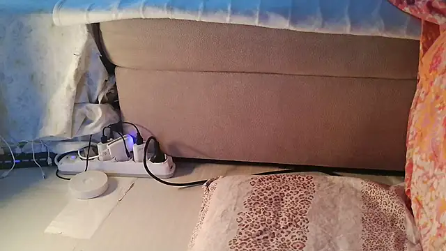 Snapshot of VeneRed chatting on 02.23.25 VeneRed online show from 02.23.25