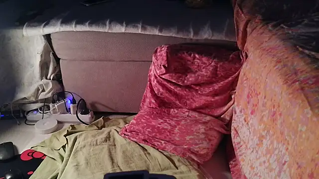 Snapshot of VeneRed chatting on 02.23.25 VeneRed online show from 02.23.25