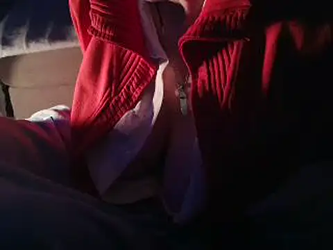 Snapshot of VeneRed chatting on 03.02.25 VeneRed online show from 03.02.25