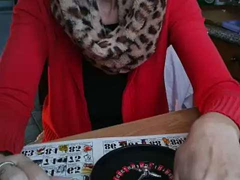 Snapshot of VeneRed chatting on 10.21.25 VeneRed online show from 10.21.25