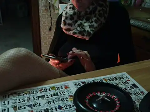 Snapshot of VeneRed chatting on 10.31.25 VeneRed online show from 10.31.25