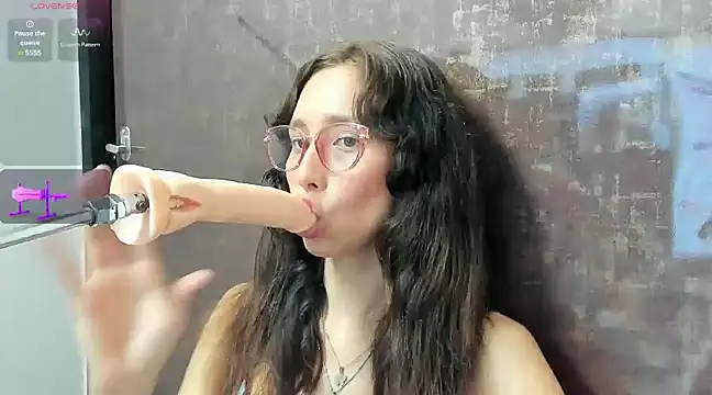 doll bella  online show from 01.10.25