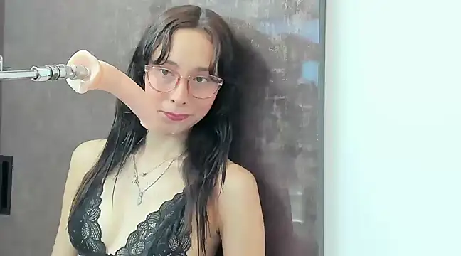 doll bella  online show from 01.14.25