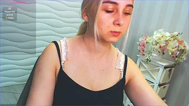 DolphinDreams online show from 12.19.24