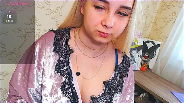 DolphinDreams online show from 01.04.25