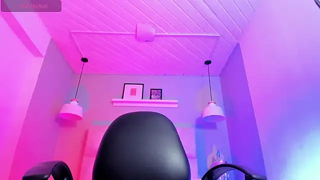 Lucy Williiams online show from 01.14.26