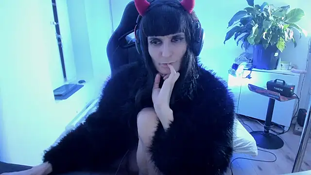 Snapshot of CeriseLapine chatting on 09.27.25 CeriseLapine online show from 09.27.25