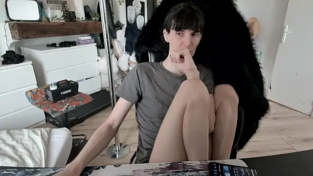 Snapshot of CeriseLapine chatting on 10.14.25 CeriseLapine online show from 10.14.25