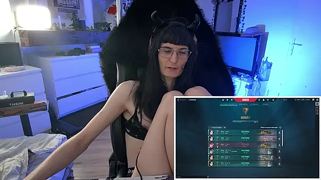 Snapshot of CeriseLapine chatting on 10.20.25 CeriseLapine online show from 10.20.25