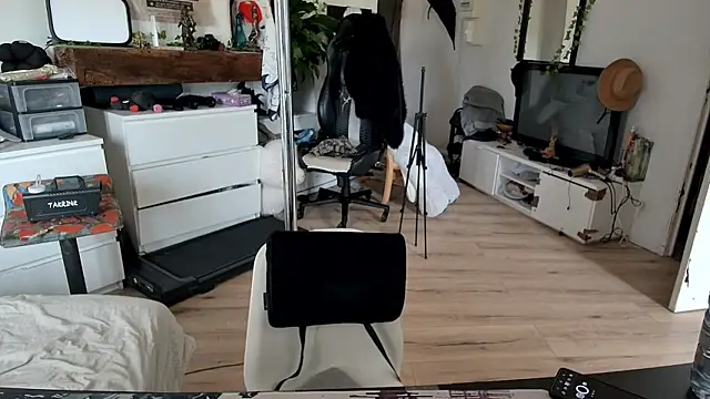 CeriseLapine online show from 11.11.25