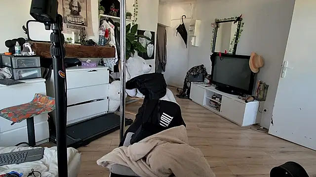 CeriseLapine online show from 11.20.25