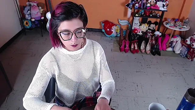 MissMiia2 online show from 01.04.25