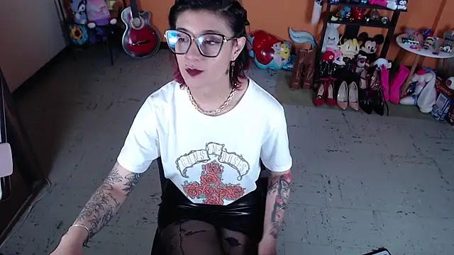 MissMiia2 online show from 01.08.25