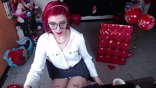 MissMiia2 online show from 02.19.25