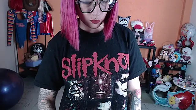 MissMiia2 online show from 01.19.26