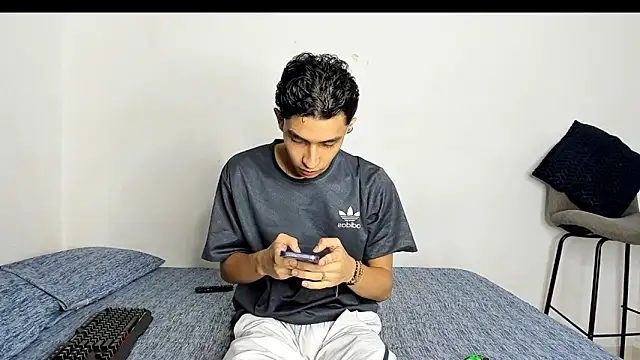 Snapshot of evanscollins chatting on 02.06.26 evanscollins online show from 02.06.26