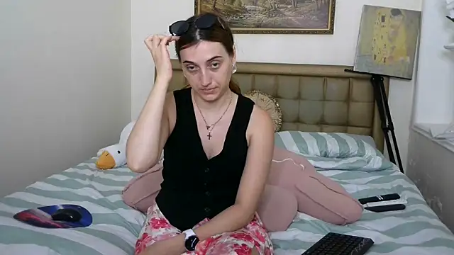 Snapshot of Iren chatting on 06.22.26 Iren online show from 06.22.26