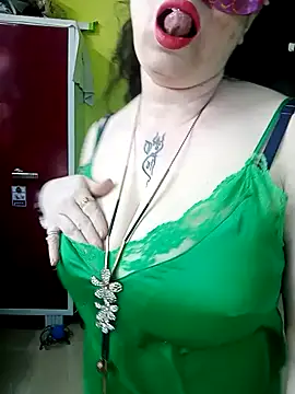 Snapshot of Raja_Ranii chatting on 12.15.24 Raja Ranii online show from 12.15.24