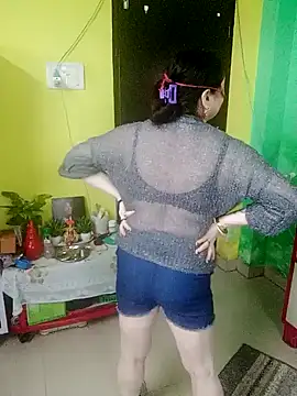 Snapshot of Raja_Ranii chatting on 01.25.25 Raja Ranii online show from 01.25.25