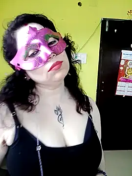 Snapshot of Raja_Ranii chatting on 02.15.25 Raja Ranii online show from 02.15.25