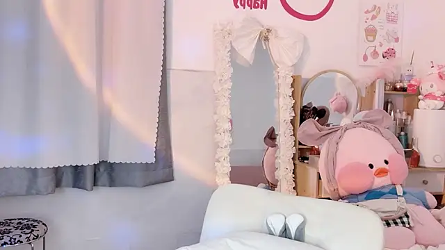 Snapshot of Carly_1 chatting on 12.04.24 Carly 1 online show from 12.04.24