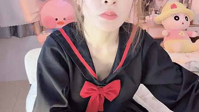 Snapshot of Carly_1 chatting on 12.13.24 Carly 1 online show from 12.13.24