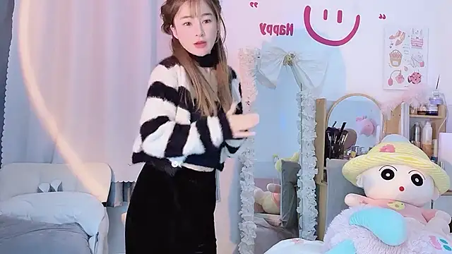 Snapshot of Carly_1 chatting on 12.18.24 Carly 1 online show from 12.18.24