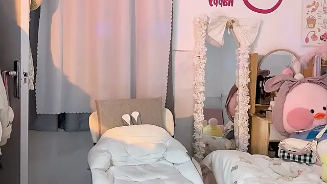 Snapshot of Carly_1 chatting on 12.20.24 Carly 1 online show from 12.20.24