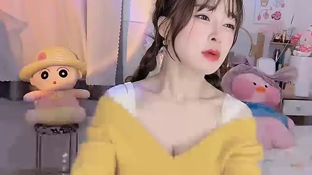 Snapshot of Carly_1 chatting on 02.22.25 Carly 1 online show from 02.22.25