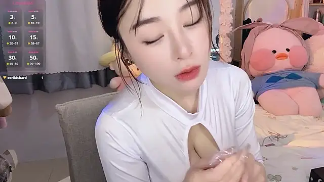 Snapshot of Carly_1 chatting on 02.28.25 Carly 1 online show from 02.28.25