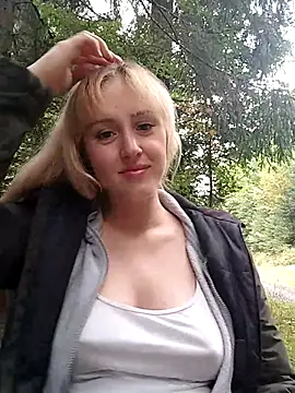 Snapshot of SherryOutdoor1 chatting on 10.09.25 SherryOutdoor1 online show from 10.09.25