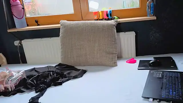 Snapshot of SherryOutdoor1 chatting on 10.24.25 SherryOutdoor1 online show from 10.24.25