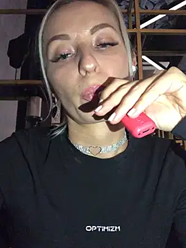 Snapshot of Diamond_Bunny_ chatting on 12.24.24 Diamond Bunny online show from 12.24.24