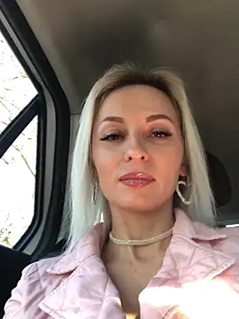 Snapshot of Diamond_Bunny_ chatting on 01.26.25 Diamond Bunny online show from 01.26.25