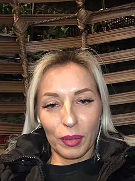 Snapshot of Diamond_Bunny_ chatting on 02.05.25 Diamond Bunny online show from 02.05.25