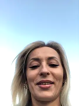 Snapshot of Diamond_Bunny_ chatting on 11.04.25 Diamond Bunny online show from 11.04.25