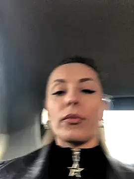 Snapshot of Diamond_Bunny_ chatting on 11.05.25 Diamond Bunny online show from 11.05.25