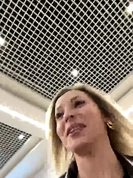 Diamond Bunny  online show from 12.02.25