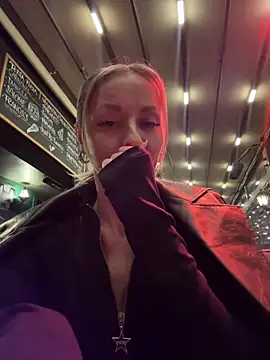 Diamond Bunny  online show from 02.02.26