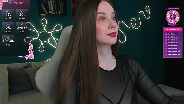 Snapshot of katie_taylorr chatting on 07.05.26 katie taylorr online show from 07.05.26