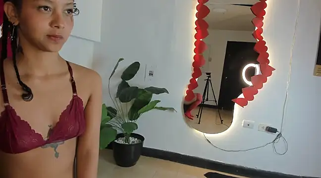 Snapshot of Milanxht chatting on 02.17.25 Milanxht online show from 02.17.25