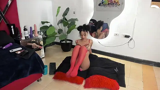 Snapshot of Milanxht chatting on 02.20.25 Milanxht online show from 02.20.25