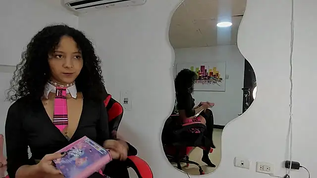 Snapshot of Milanxht chatting on 03.09.25 Milanxht online show from 03.09.25